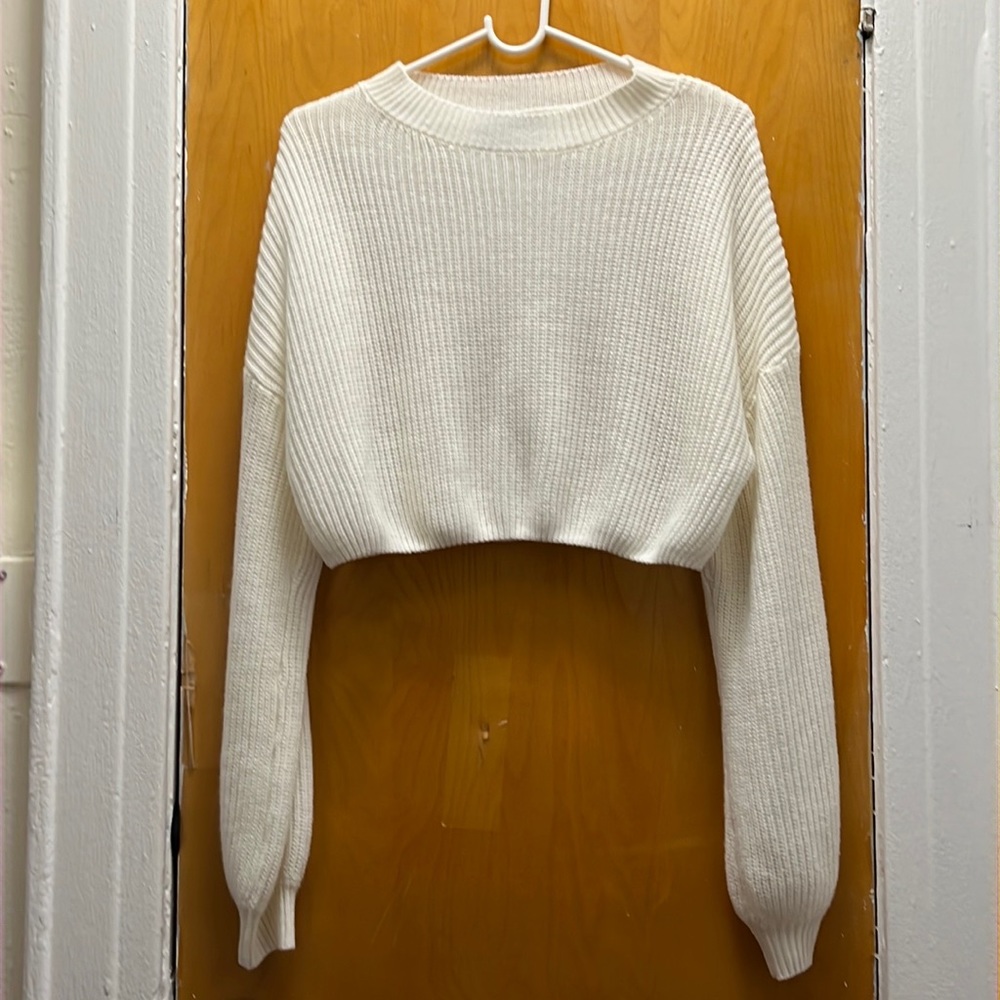 Crop white knit  long sleeve
